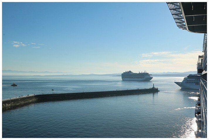 The "Ruby Princess" making her approach.