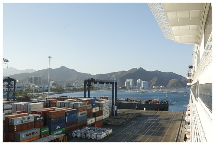 Another view of the city from the berth; the 'straddle carrier' in the foreground stacks the boxes, takes them on or off the trucks.