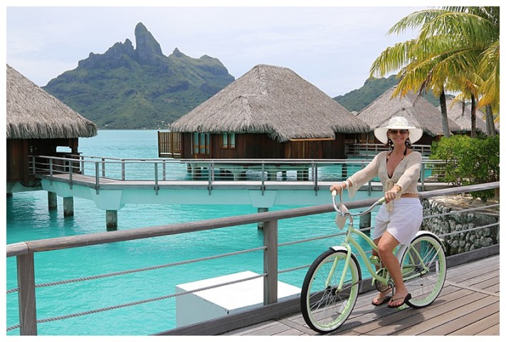 Turquoise water and bikes to ride around on
