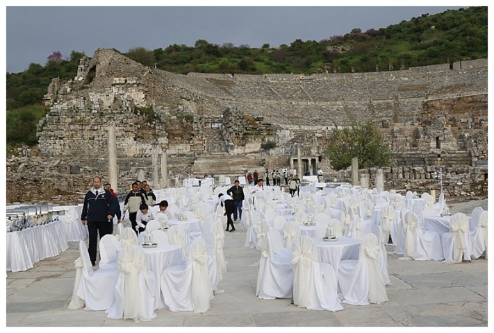 The alternative guest reception area, the Amphitheatre in the background