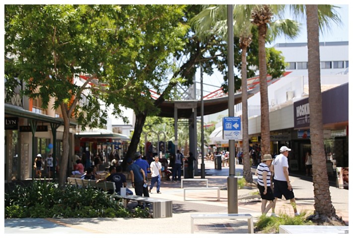 Shaded boulevards in the shopping area, (you need it)!